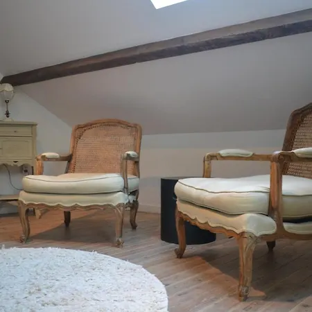 Maison Du Chien 펜션 코르비온