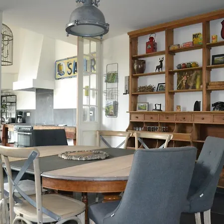 Maison Du Chien Holiday home Corbion